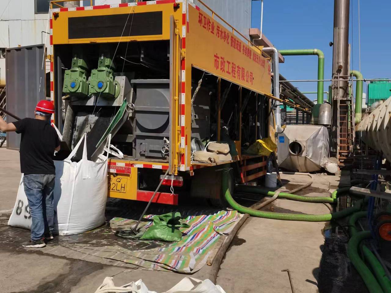 芒市淤泥压干处理